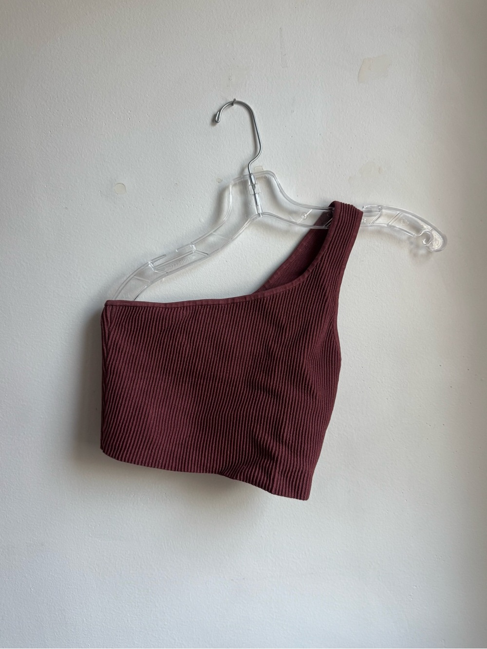 Babaton Ribbed One-Shoulder Crop Top - Wine